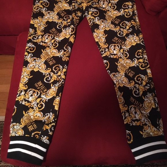 Versace Jeans Couture Baroque joggers. Size XL. 36 waist. New. Authentic. - Picture 4 of 5